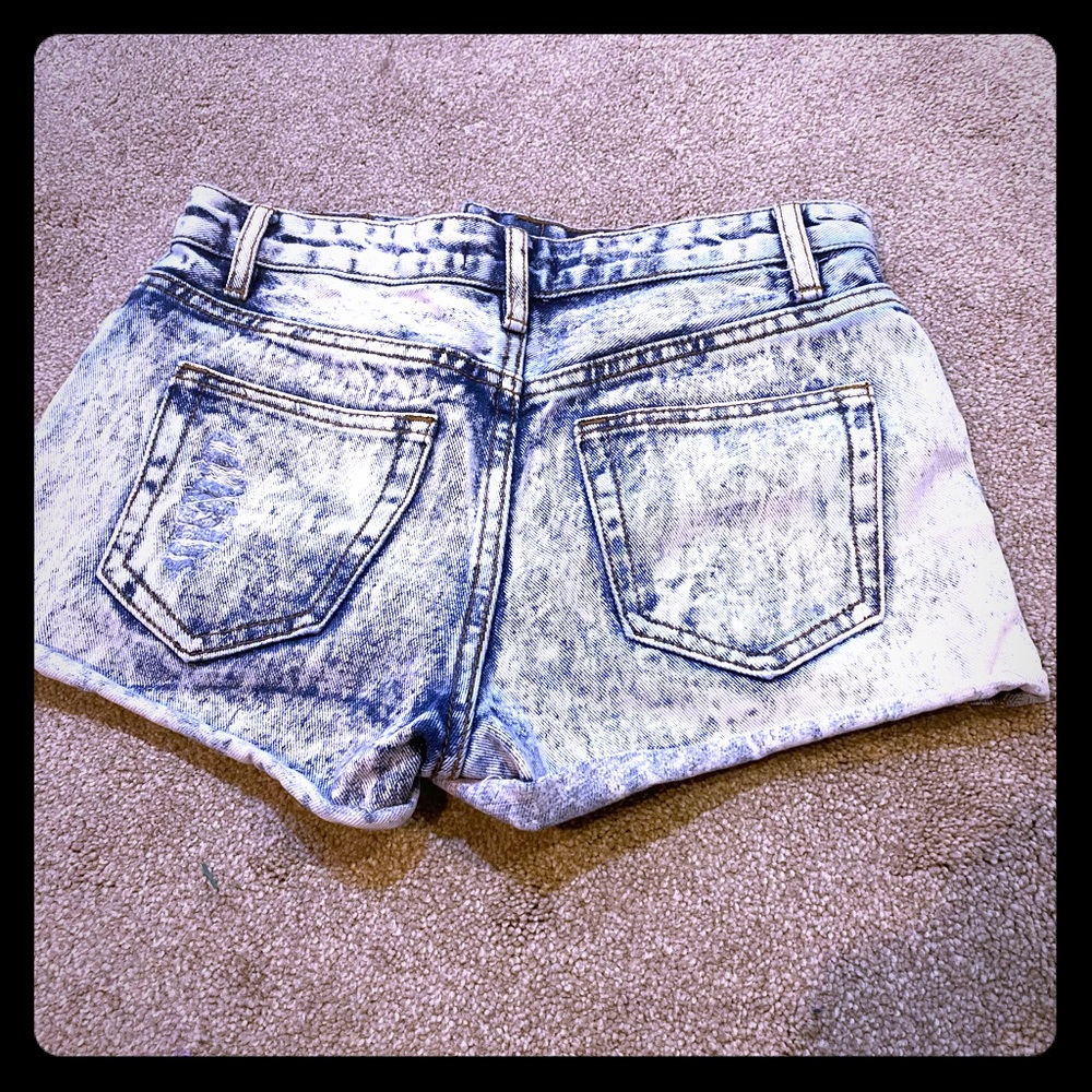 Super cute jean shorts (:
